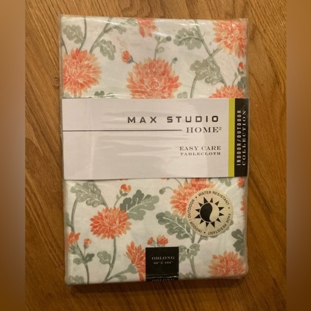 Max Studio Tablecloth Indoor Outdoor Floral Cotton 60” x 104” NIP